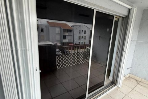 Купить кондоминиум в Хайалиа, Флорида 2 спальни, 86.03м2, № 1984896 - фото 9