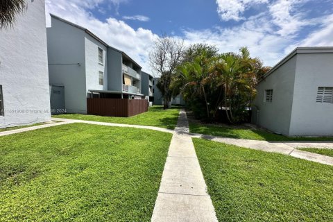 Купить кондоминиум в Хайалиа, Флорида 2 спальни, 86.03м2, № 1984896 - фото 15