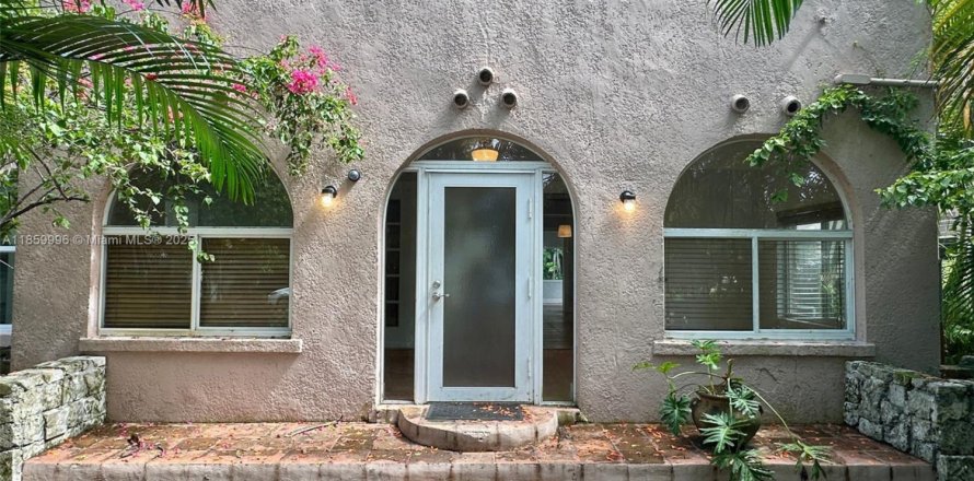 Villa ou maison à North Miami, Floride 3 chambres, 131.18 m2 № 1889933