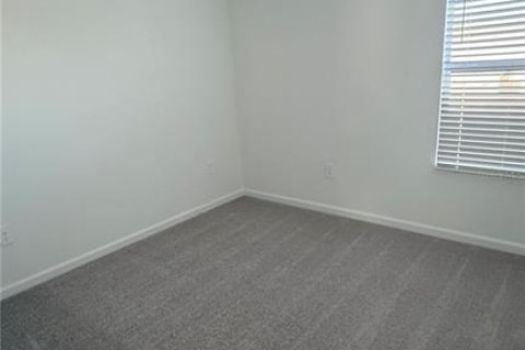 Touwnhouse à louer à Apopka, Floride: 3 chambres, 150.04 m2 № 2383672 - photo 2