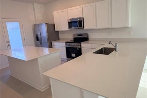 Touwnhouse à louer à Apopka, Floride: 3 chambres, 150.04 m2 № 2383672 - photo 11