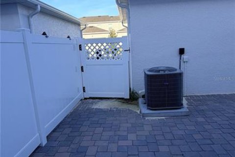 Touwnhouse à louer à Apopka, Floride: 3 chambres, 150.04 m2 № 2383672 - photo 5