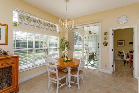 House in Sanford, Florida 4 bedrooms, 247.58 sq.m. № 2150289 - photo 12