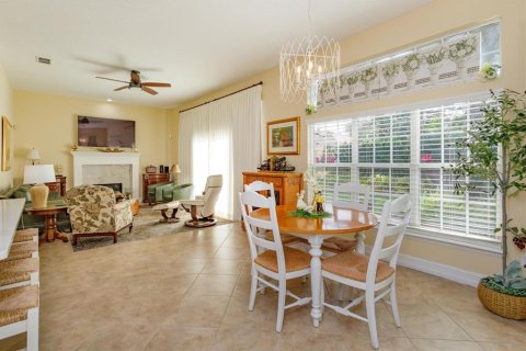 House in Sanford, Florida 4 bedrooms, 247.58 sq.m. № 2150289 - photo 13