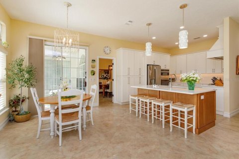 House in Sanford, Florida 4 bedrooms, 247.58 sq.m. № 2150289 - photo 6