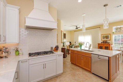 House in Sanford, Florida 4 bedrooms, 247.58 sq.m. № 2150289 - photo 10