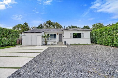 House in Miami, Florida 4 bedrooms, 142.88 sq.m. № 2084054 - photo 3