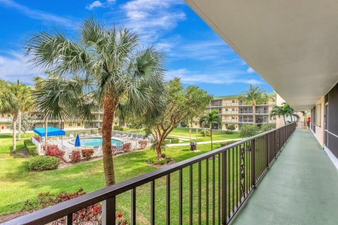 Condo in Deerfield Beach, Florida, 2 bedrooms № 2177338 - photo 3