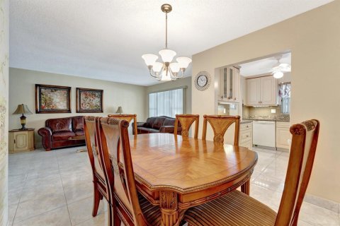 Condo in Deerfield Beach, Florida, 2 bedrooms № 2177338 - photo 9