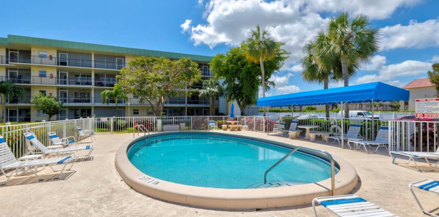 Condo in Deerfield Beach, Florida, 2 bedrooms № 2177338