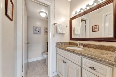 Condo in Deerfield Beach, Florida, 2 bedrooms № 2177338 - photo 19