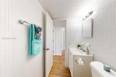 Apartamento en alquiler en Miami, Florida, 2 dormitorios, 3633.97 m2 № 2085009 - foto 13