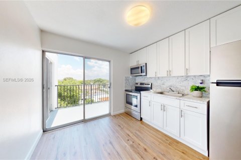 Apartamento en alquiler en Miami, Florida, 2 dormitorios, 3633.97 m2 № 2085009 - foto 5