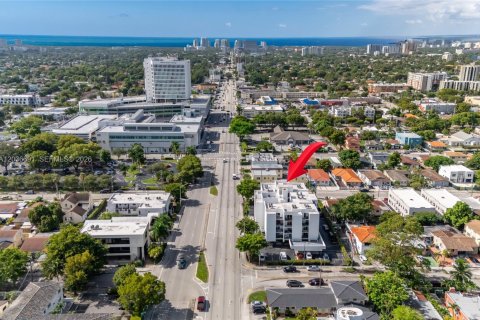 Apartamento en alquiler en Miami, Florida, 2 dormitorios, 3633.97 m2 № 2085009 - foto 2