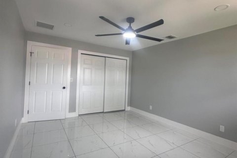 Villa ou maison à louer à St. Lucie, Floride: 2 chambres, 111.48 m2 № 2421487 - photo 8