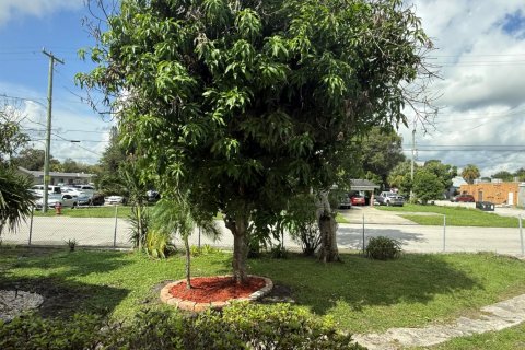 Villa ou maison à louer à St. Lucie, Floride: 2 chambres, 111.48 m2 № 2421487 - photo 15