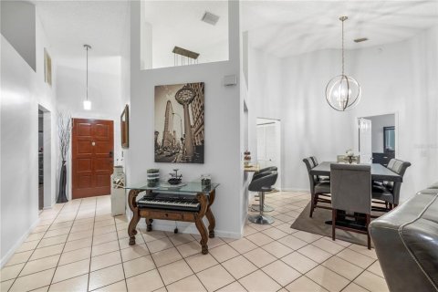 House in Brandon, Florida 4 bedrooms, 147.81 sq.m. № 2319250 - photo 19