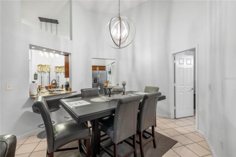 House in Brandon, Florida 4 bedrooms, 147.81 sq.m. № 2319250 - photo 15