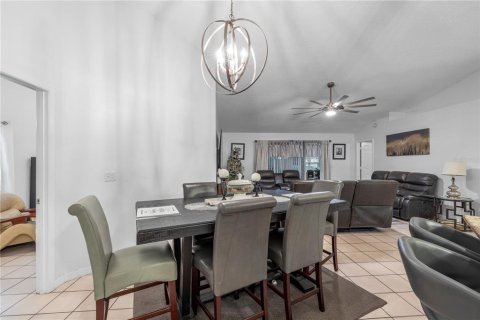 House in Brandon, Florida 4 bedrooms, 147.81 sq.m. № 2319250 - photo 16