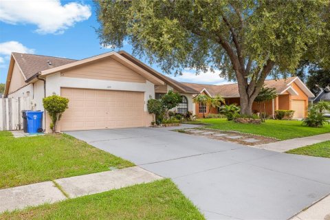 House in Brandon, Florida 4 bedrooms, 147.81 sq.m. № 2319250 - photo 5