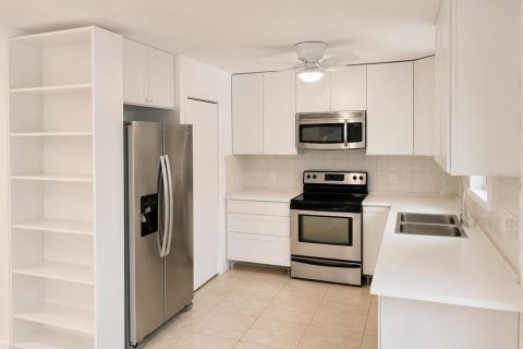 Villa ou maison à louer à Sarasota, Floride: 2 chambres, 91.97 m2 № 2148223 - photo 10