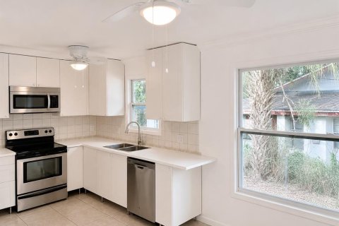 Villa ou maison à louer à Sarasota, Floride: 2 chambres, 91.97 m2 № 2148223 - photo 9