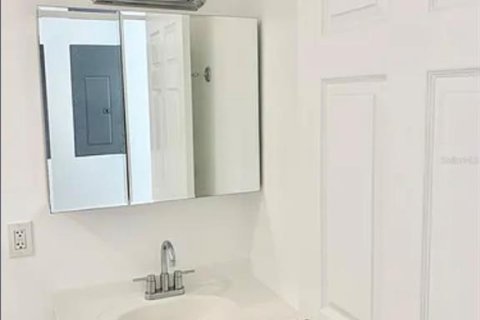 Villa ou maison à louer à Sarasota, Floride: 2 chambres, 91.97 m2 № 2148223 - photo 15