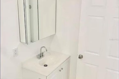 Villa ou maison à louer à Sarasota, Floride: 2 chambres, 91.97 m2 № 2148223 - photo 17