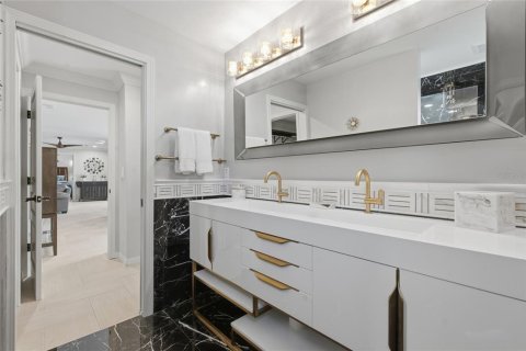 House in Safety Harbor, Florida 2 bedrooms, 164.07 sq.m. № 2431836 - photo 28