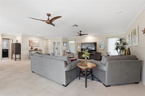 House in Safety Harbor, Florida 2 bedrooms, 164.07 sq.m. № 2431836 - photo 7