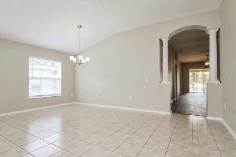 Villa ou maison à louer à Valrico, Floride: 4 chambres, 192.87 m2 № 2413584 - photo 8
