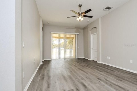 Villa ou maison à louer à Valrico, Floride: 4 chambres, 192.87 m2 № 2413584 - photo 4