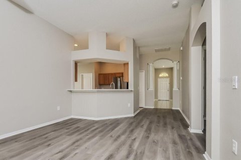 Villa ou maison à louer à Valrico, Floride: 4 chambres, 192.87 m2 № 2413584 - photo 3