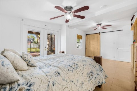 House in Tampa, Florida 2 bedrooms, 121.14 sq.m. № 1757980 - photo 14
