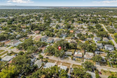 House in Tampa, Florida 2 bedrooms, 121.14 sq.m. № 1757980 - photo 27