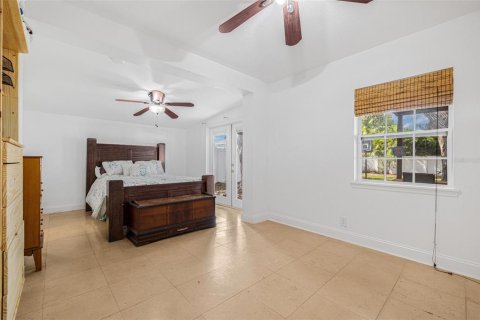 House in Tampa, Florida 2 bedrooms, 121.14 sq.m. № 1757980 - photo 13