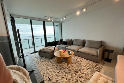 Снять в аренду кондоминиум в Майами, Флорида 3 спальни, 141.77м2, № 2038262 - фото 3