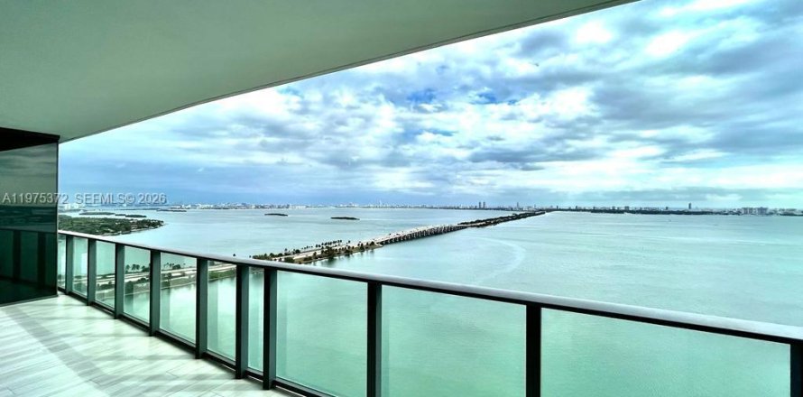 Кондоминиум с 3 спальнями в Майами, Флорида № 2038262