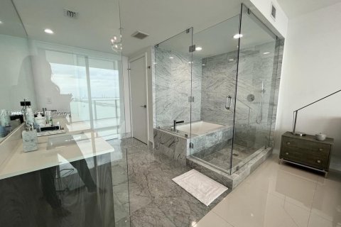 Снять в аренду кондоминиум в Майами, Флорида 3 спальни, 141.77м2, № 2038262 - фото 8