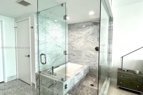 Снять в аренду кондоминиум в Майами, Флорида 3 спальни, 141.77м2, № 2038262 - фото 7