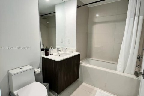 Снять в аренду кондоминиум в Майами, Флорида 3 спальни, 141.77м2, № 2038262 - фото 17