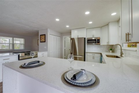 House in Ormond Beach, Florida 4 bedrooms, 257.15 sq.m. № 1820732 - photo 15