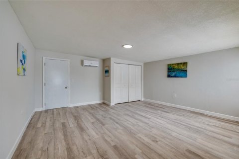 House in Ormond Beach, Florida 4 bedrooms, 257.15 sq.m. № 1820732 - photo 22