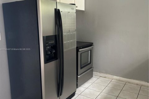 House in Fort Lauderdale, Florida 5 bedrooms, 130.9 sq.m. № 1859671 - photo 8