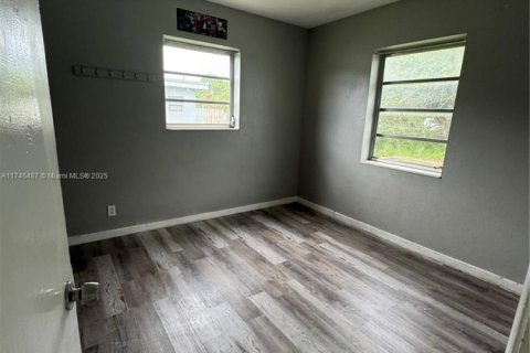 House in Fort Lauderdale, Florida 5 bedrooms, 130.9 sq.m. № 1859671 - photo 10