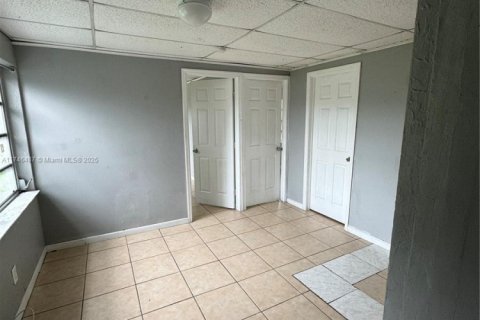 House in Fort Lauderdale, Florida 5 bedrooms, 130.9 sq.m. № 1859671 - photo 3