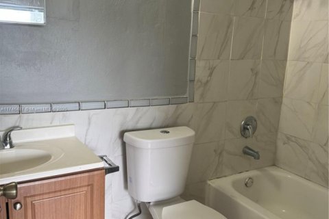 House in Fort Lauderdale, Florida 5 bedrooms, 130.9 sq.m. № 1859671 - photo 7