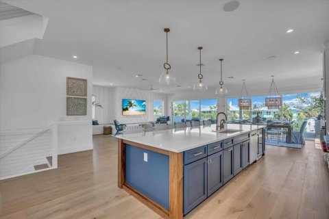 Casa en venta en Anna Maria, Florida, 5 dormitorios, 301.93 m2 № 1837640 - foto 17