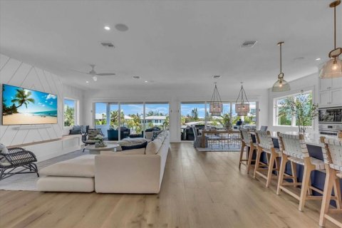 Casa en venta en Anna Maria, Florida, 5 dormitorios, 301.93 m2 № 1837640 - foto 23