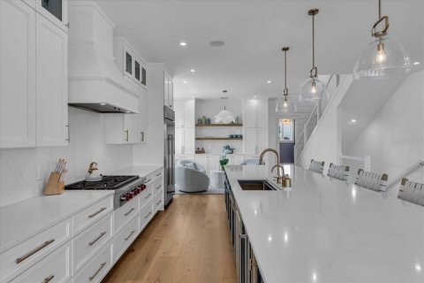 Casa en venta en Anna Maria, Florida, 5 dormitorios, 301.93 m2 № 1837640 - foto 16